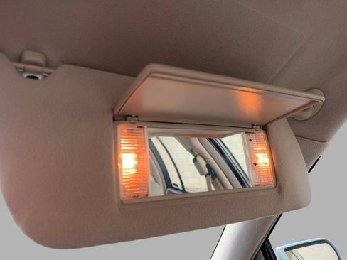 Used 1994 Cadillac De Ville Concours FWD image 22