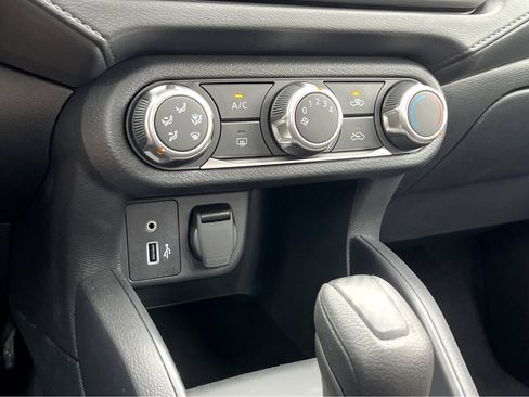 New 2025 Nissan Versa S w/ Trunk Package image 24