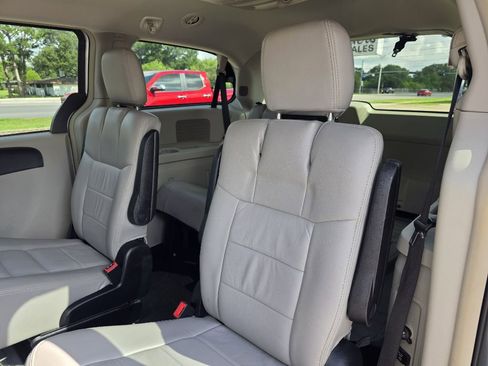 Used 2012 Dodge Grand Caravan Crew FWD image 21