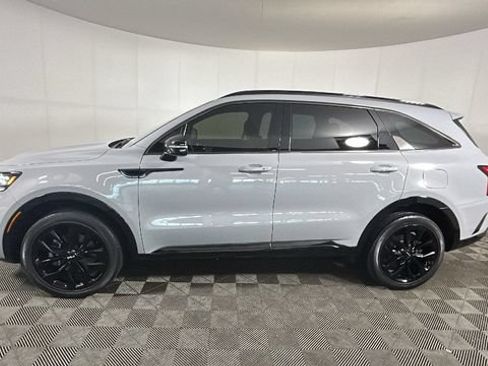 Used 2023 Kia Sorento SX AWD/4WD image 5