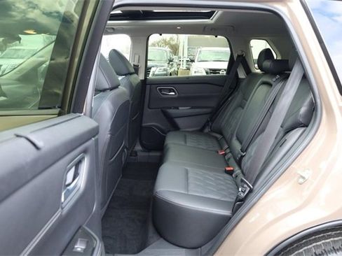 Certified 2024 Nissan Rogue Platinum w/ Platinum Premium Package image 23