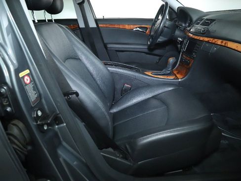 Used 2006 Mercedes-Benz E 350 4MATIC Sedan image 30