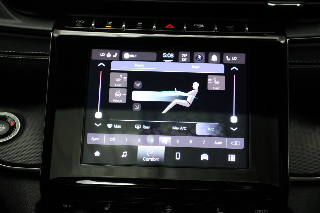 Used 2023 Jeep Grand Cherokee L Laredo RWD image 12