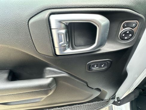 Used 2021 Jeep Wrangler Unlimited Sport AWD/4WD image 23