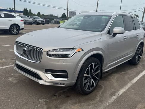 Used 2024 Volvo XC90 B5 Plus w/ Protection Package Premier AWD/4WD image 1