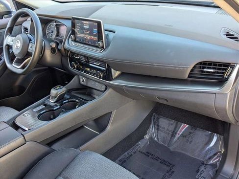 Certified 2021 Nissan Rogue SV image 20