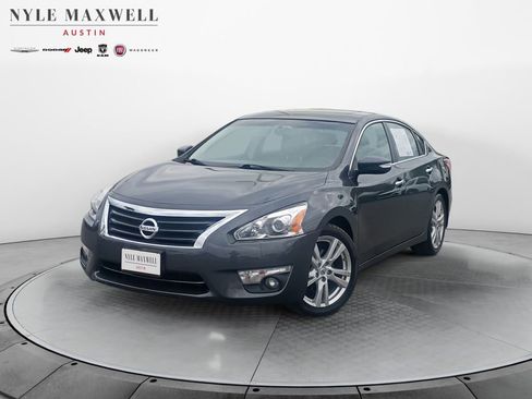 Used 2013 Nissan Altima 3.5 SL w/ Technology Pkg image 1