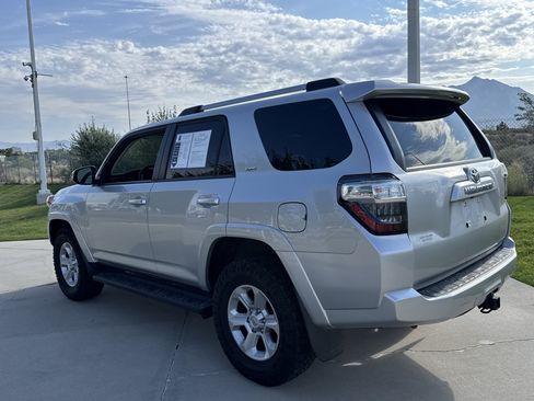 Used 2021 Toyota 4Runner SR5 Premium AWD/4WD image 3