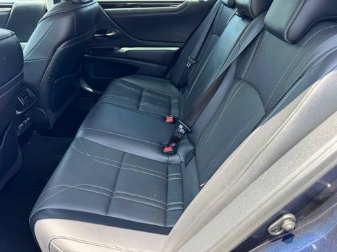 Used 2019 Lexus ES 350 w/ Accessory Package FWD image 10