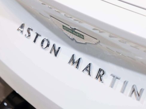 Used 2025 Aston Martin DB12 Convertible image 19