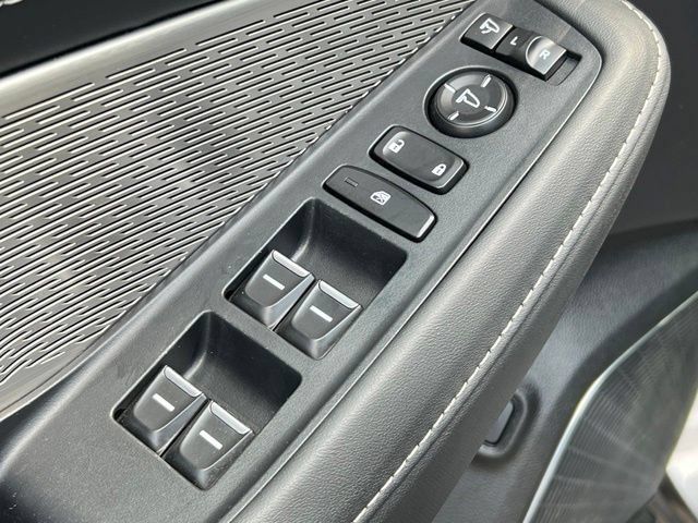 Used 2023 Acura MDX w/ Advance Package AWD/4WD image 16