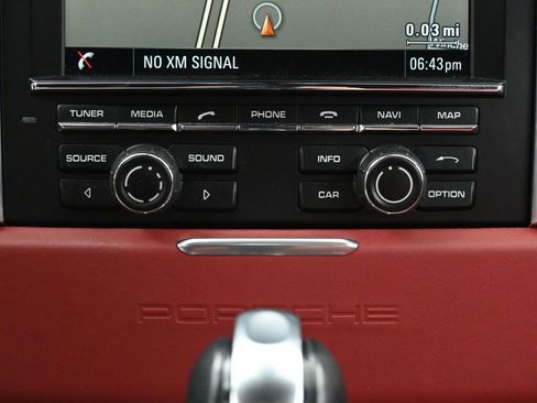 Used 2015 Porsche Macan Turbo image 35