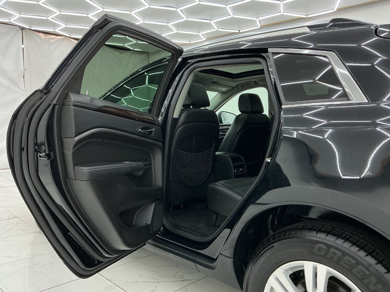 Used 2016 Cadillac SRX Luxury w/ Driver Awareness Package AWD/4WD image 22