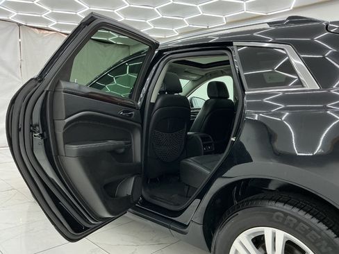 Used 2016 Cadillac SRX Luxury w/ Driver Awareness Package AWD/4WD image 22