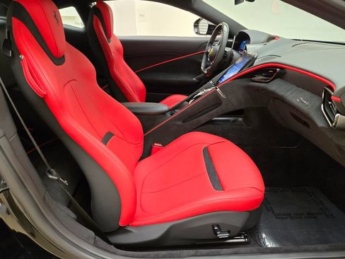 Used 2024 Ferrari Roma RWD image 25