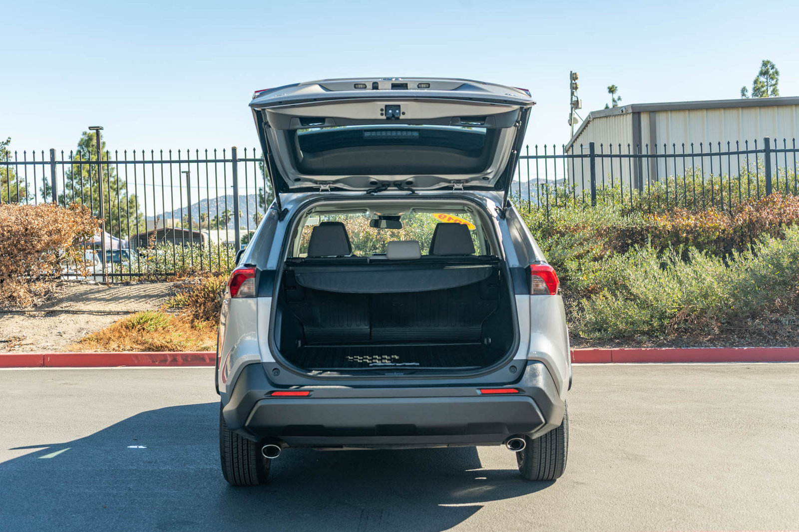 Used 2019 Toyota RAV4 XLE FWD image 22