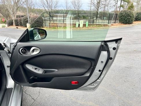Used 2015 Nissan 370Z Coupe image 27