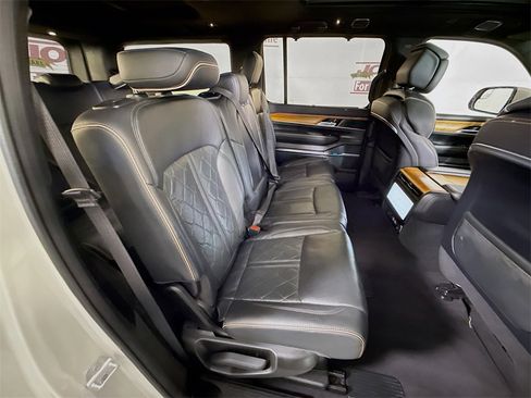 Used 2022 Jeep Grand Wagoneer Series III w/ Flexible Seating Group image 34