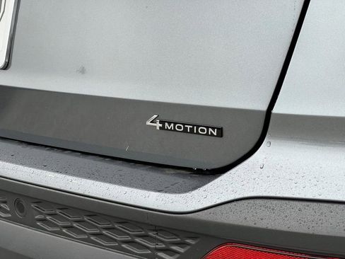 New 2025 Volkswagen Taos SEL image 6