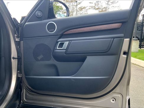 Certified 2025 Land Rover Discovery Dynamic SE AWD/4WD image 22
