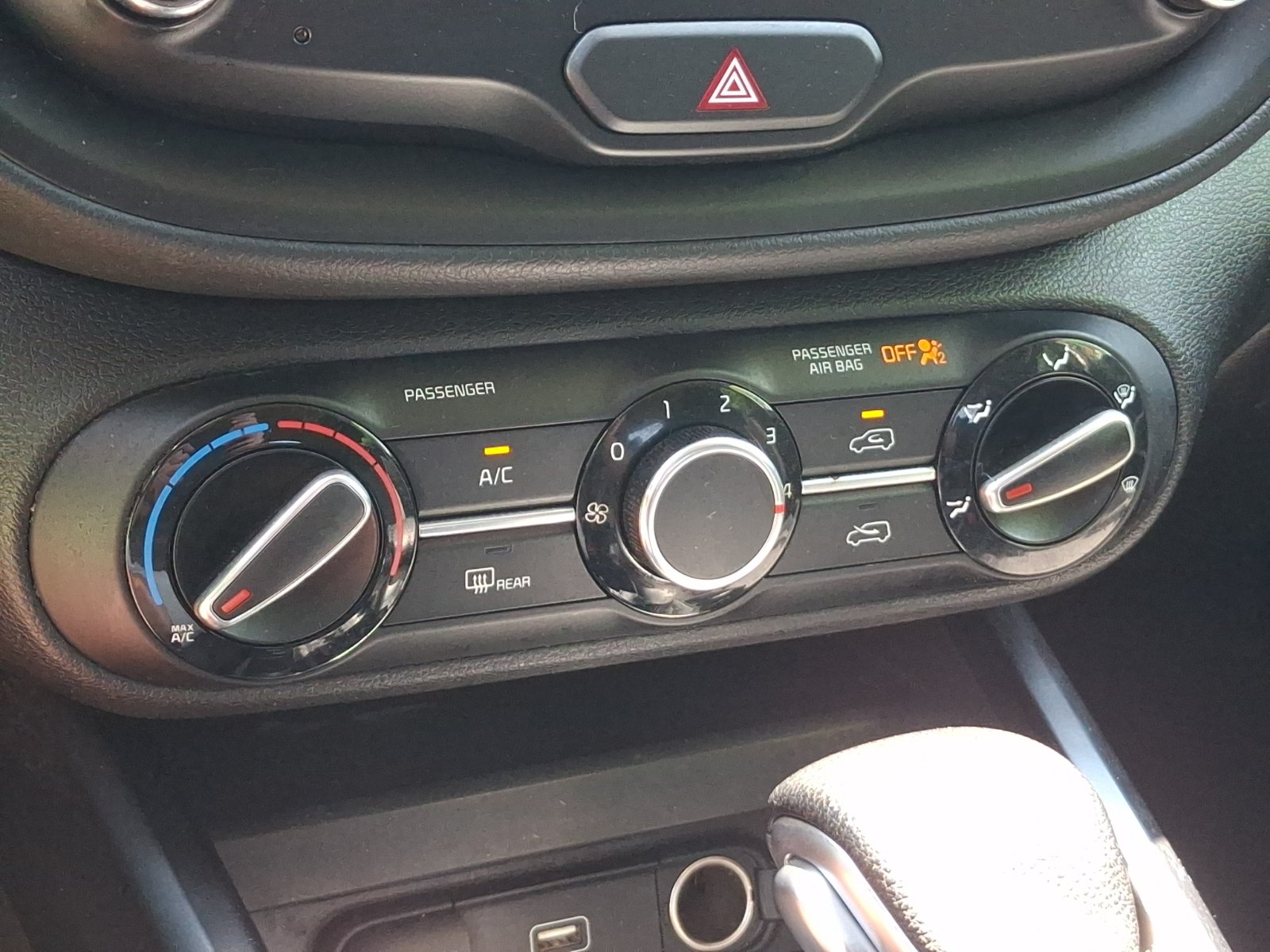 Used 2020 Kia Soul LX FWD image 17