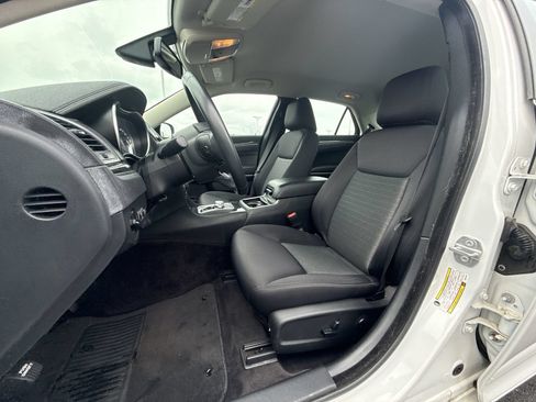 Used 2018 Chrysler 300 Touring AWD/4WD image 11