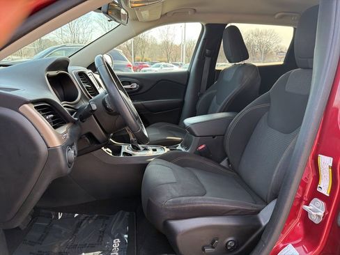Used 2016 Jeep Cherokee Latitude w/ Safety/Convenience Group FWD image 14
