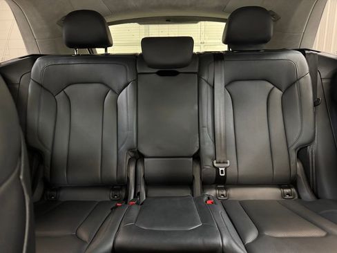 Used 2019 Audi Q8 Prestige w/ Luxury Package image 15
