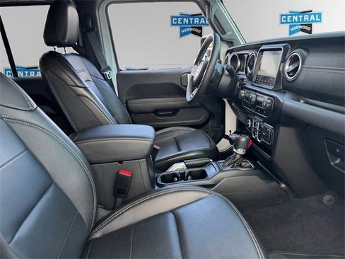 Certified 2022 Jeep Wrangler Unlimited Sahara image 16