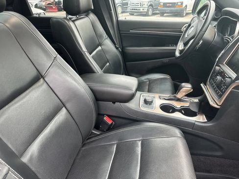 Used 2017 Jeep Grand Cherokee Limited w/ Luxury Group II AWD/4WD image 7