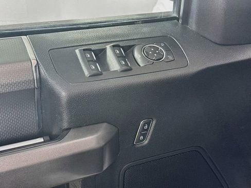 Used 2015 Ford F150 XLT w/ Equipment Group 302A Luxury AWD/4WD image 19
