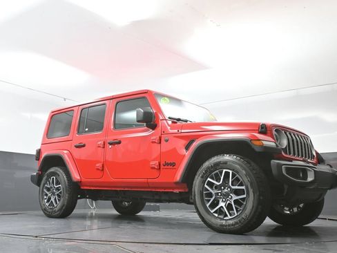 Used 2025 Jeep Wrangler Unlimited Sahara AWD/4WD image 52