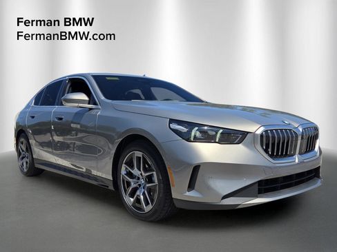 Used 2027 BMW 530i w/ Premium Package RWD image 1