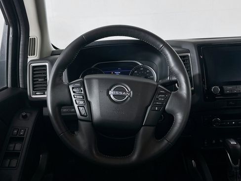 Used 2024 Nissan Frontier SV w/ Technology Package RWD image 18