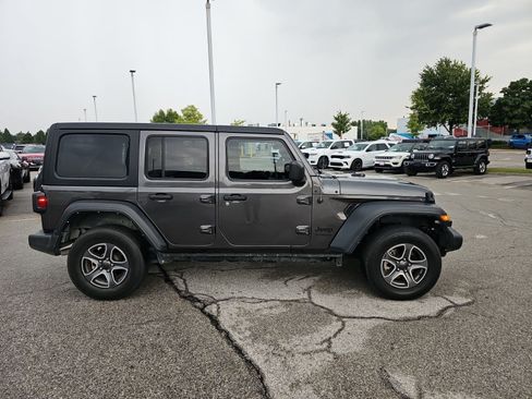 Used 2022 Jeep Wrangler Unlimited Sport AWD/4WD image 7