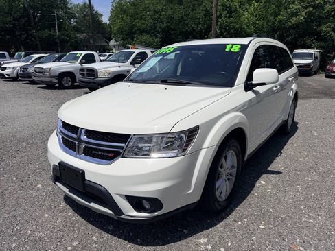 Used 2018 Dodge Journey SXT w/ Connectivity Group FWD image 14