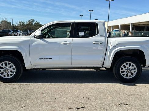 New 2026 Toyota Tacoma SR5 image 4