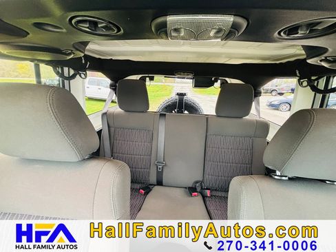 Used 2012 Jeep Wrangler Unlimited Sahara w/ Connectivity Group AWD/4WD image 20