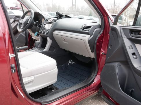 Used 2015 Subaru Forester 2.5i Premium AWD/4WD image 19