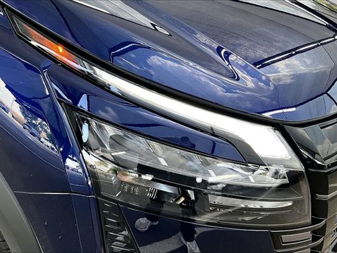 New 2026 Nissan Pathfinder SL FWD image 13