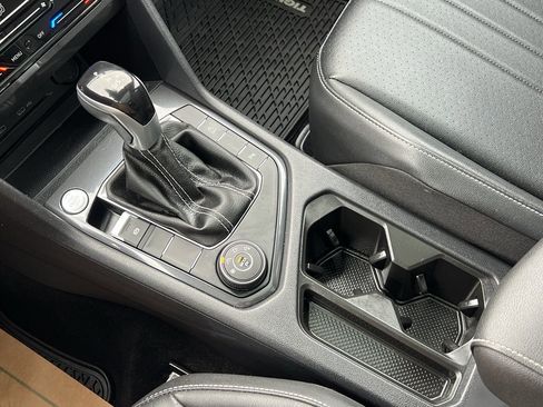 Used 2023 Volkswagen Tiguan SE R-Line image 22