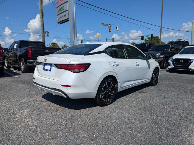 Used 2025 Nissan Sentra SV w/ All-Weather Package FWD image 5