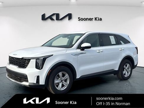 Certified 2026 Kia Sorento LX FWD image 1