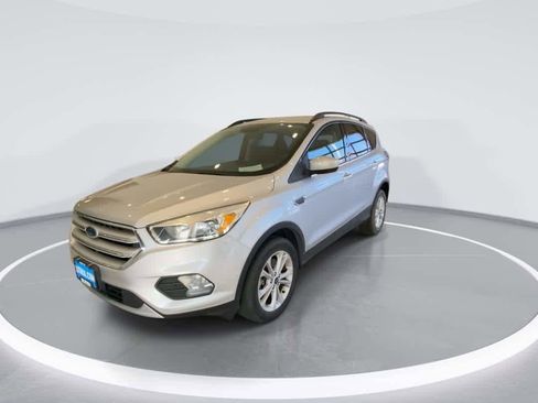Used 2018 Ford Escape SE image 4