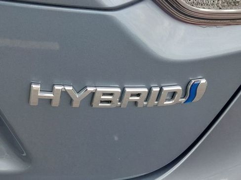 Used 2021 Toyota Corolla LE FWD image 38