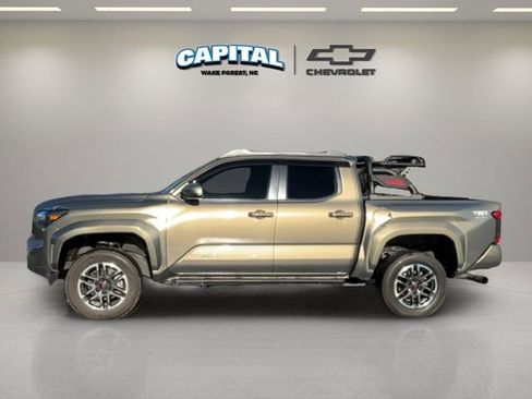 Used 2024 Toyota Tacoma TRD Sport image 2