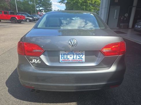 Used 2013 Volkswagen Jetta S FWD image 4