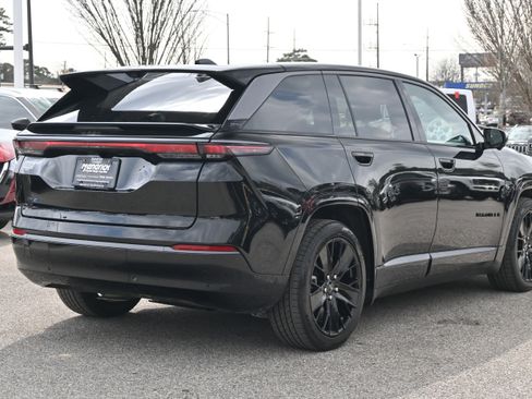 Used 2024 Jeep Wagoneer Launch Edition image 10