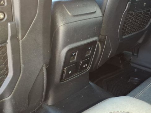 Used 2024 Ford Bronco Black Diamond image 23