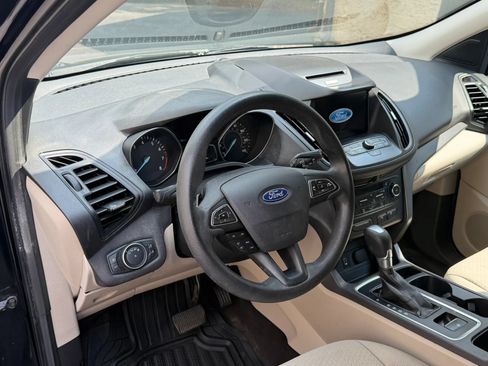 Used 2017 Ford Escape SE w/ Equipment Group 201A FWD image 23